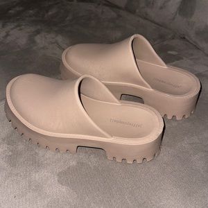 Jeffrey Campbell Clogge NWT - fit like a 9!!